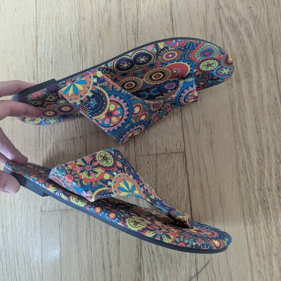 Vibrant Patterned Slide Sandals - Picture 3 of 5